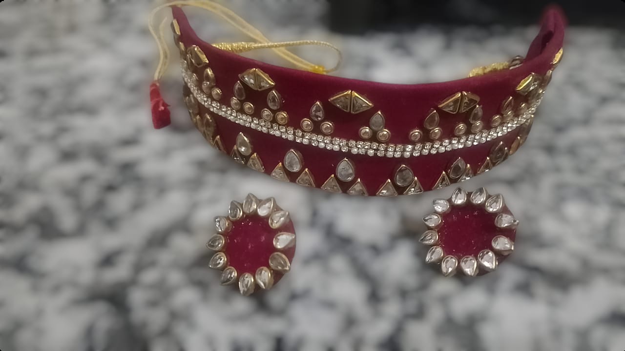 Red premium velvet necklace set.